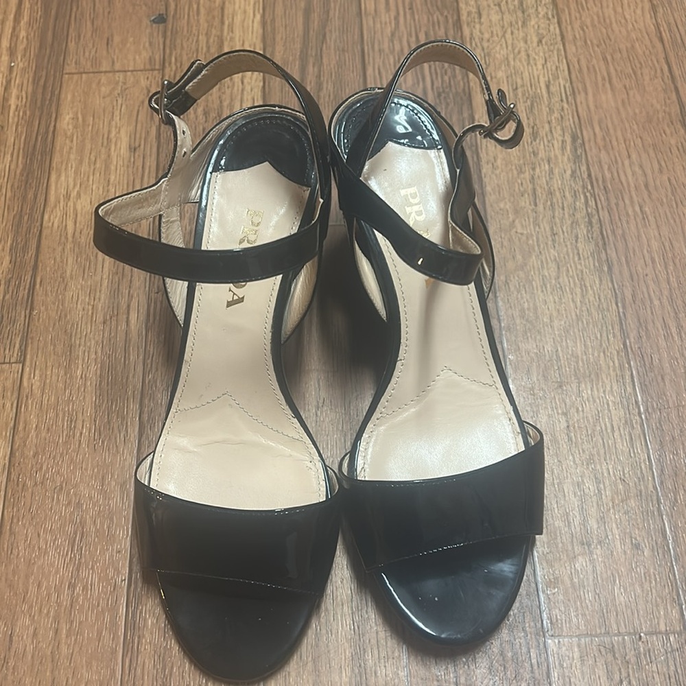 Prada Black Heels Elegant Minimalist Design - Picture 12 of 14